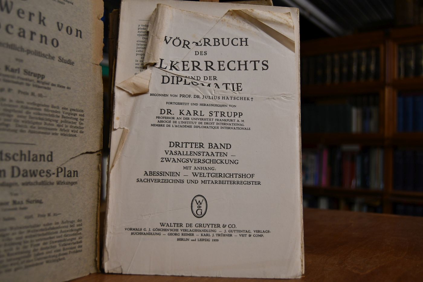 Wörterbuch des Völkerrechts und der Diplomatie. 22., und 23. Lieferung (Band III Bogen 65-83) Zamora-Fall-Zwangsverschickung, ferner Anhang Abessinien-Mexikanische Landfrage.