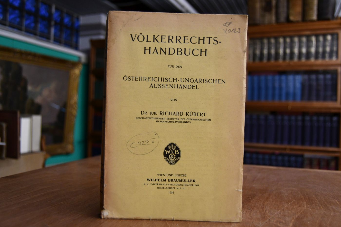 Völkerrechtshandbuch für den österreichisch-ungarischen Aussenhandel.
