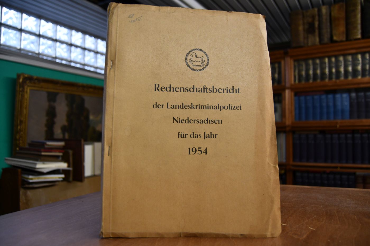 Rechenschaftsbericht der Landeskriminalpolizei Niedersachsen für das Jahr 1954.