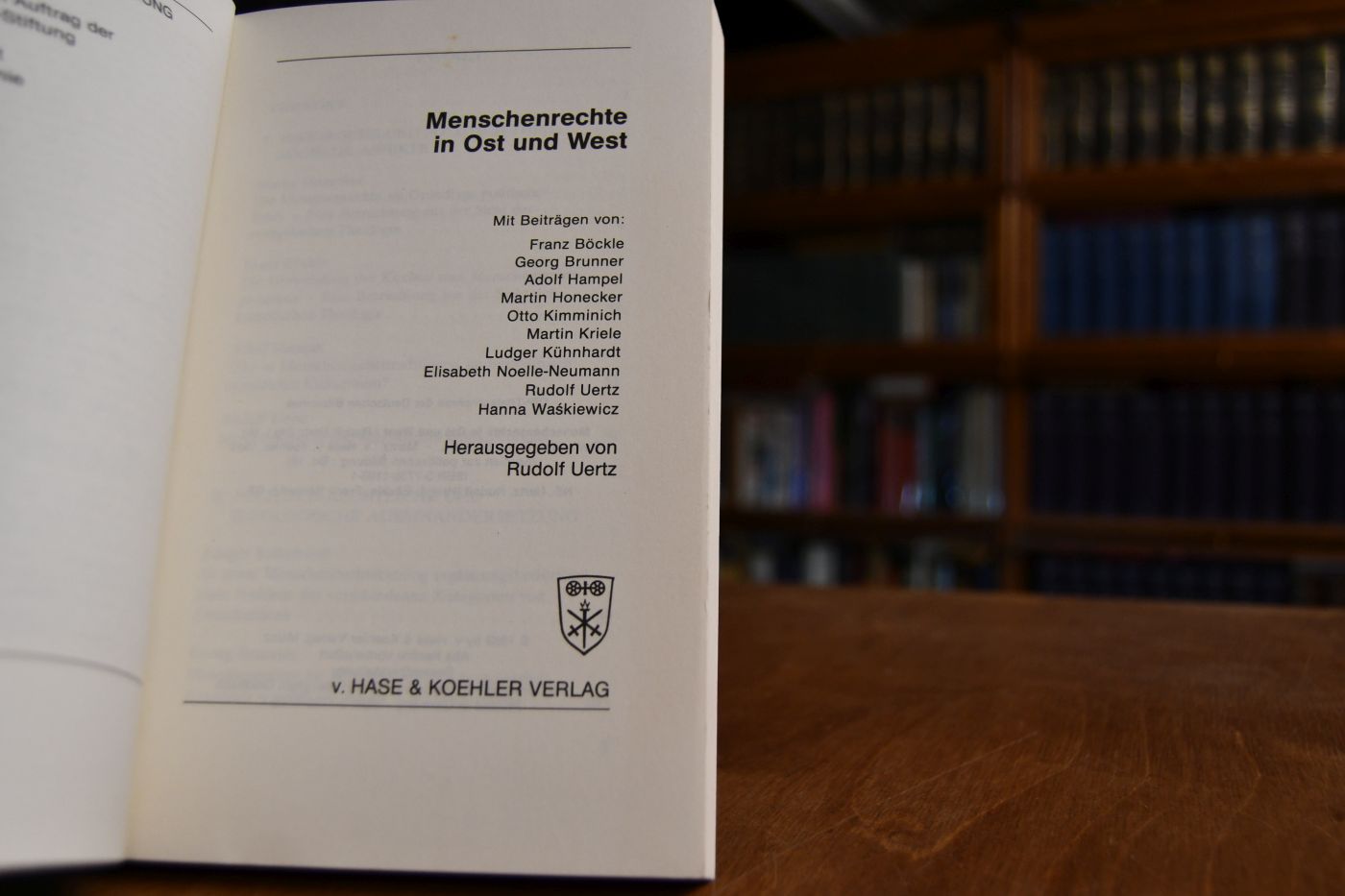Menschenrechte in Ost und West.