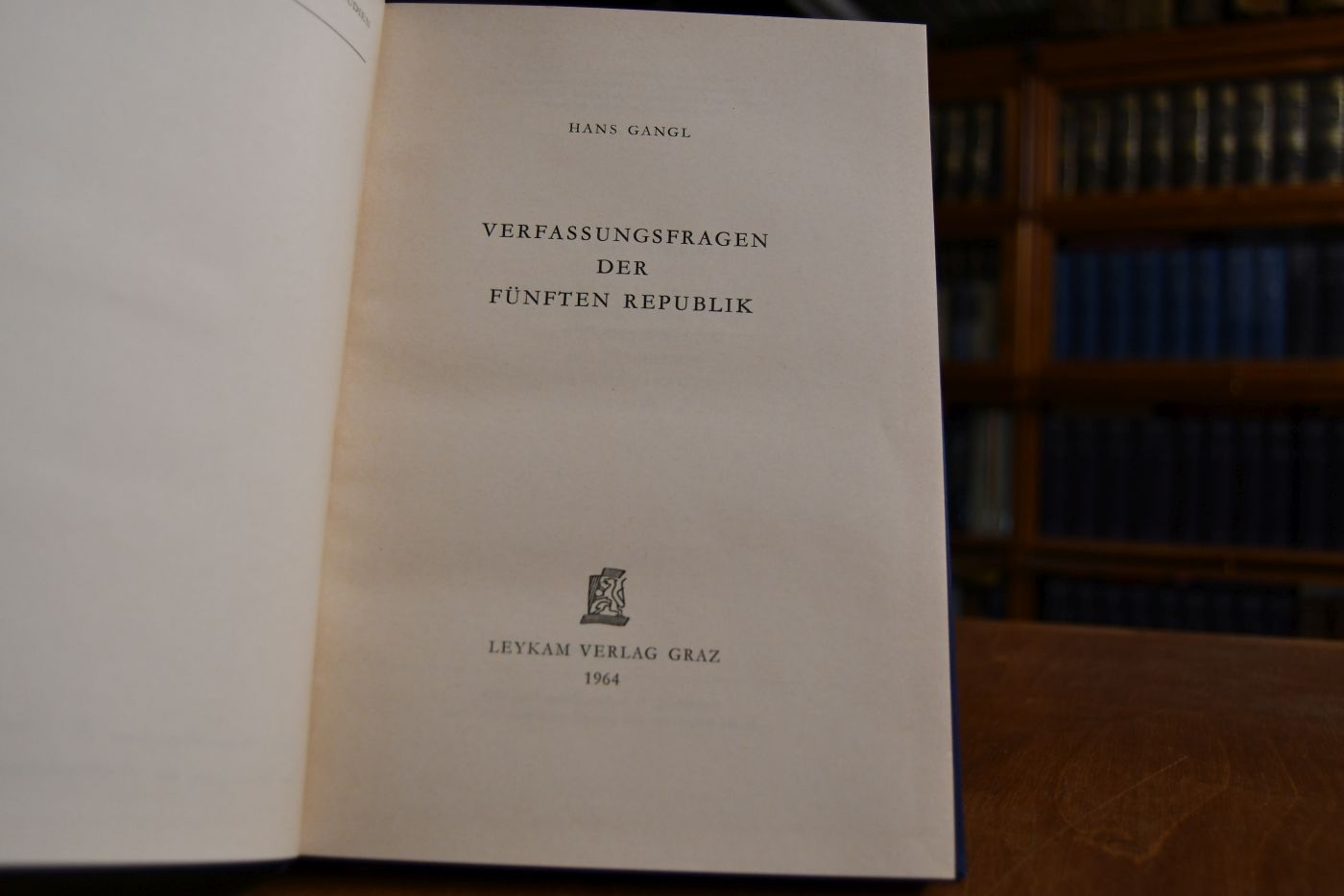 Verfassungsfragen der fünften Republik.