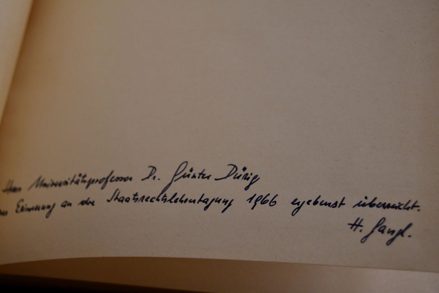 Verfassungsfragen der fünften Republik.