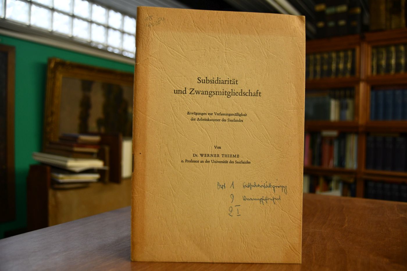 Subsidiarität und Zwangsmitgliedschaft. Erwägungen zur Verfassungsmäßigkeit der Arbeitskammer des Saarlandees.