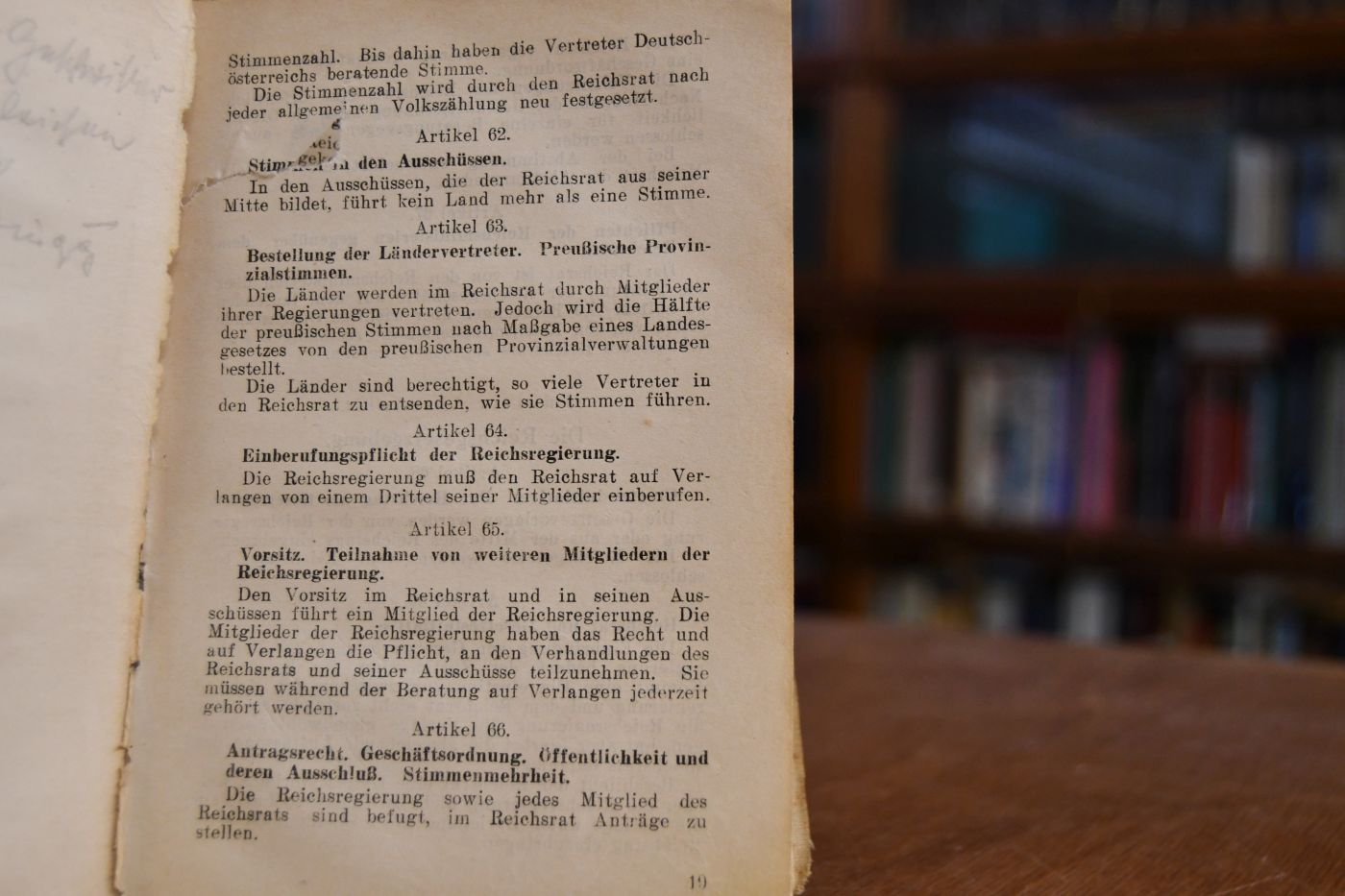 Die Verfassung des Deutschen Reichs vom 11. August 1919. Eingeleitet von Rudolf Smend.