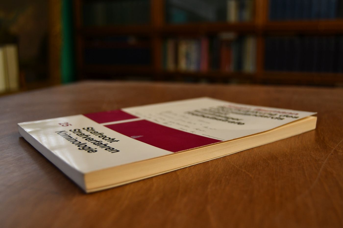 Beschränkung des Lebensstandards anstatt kurzfristiger Freiheitsstrafe.