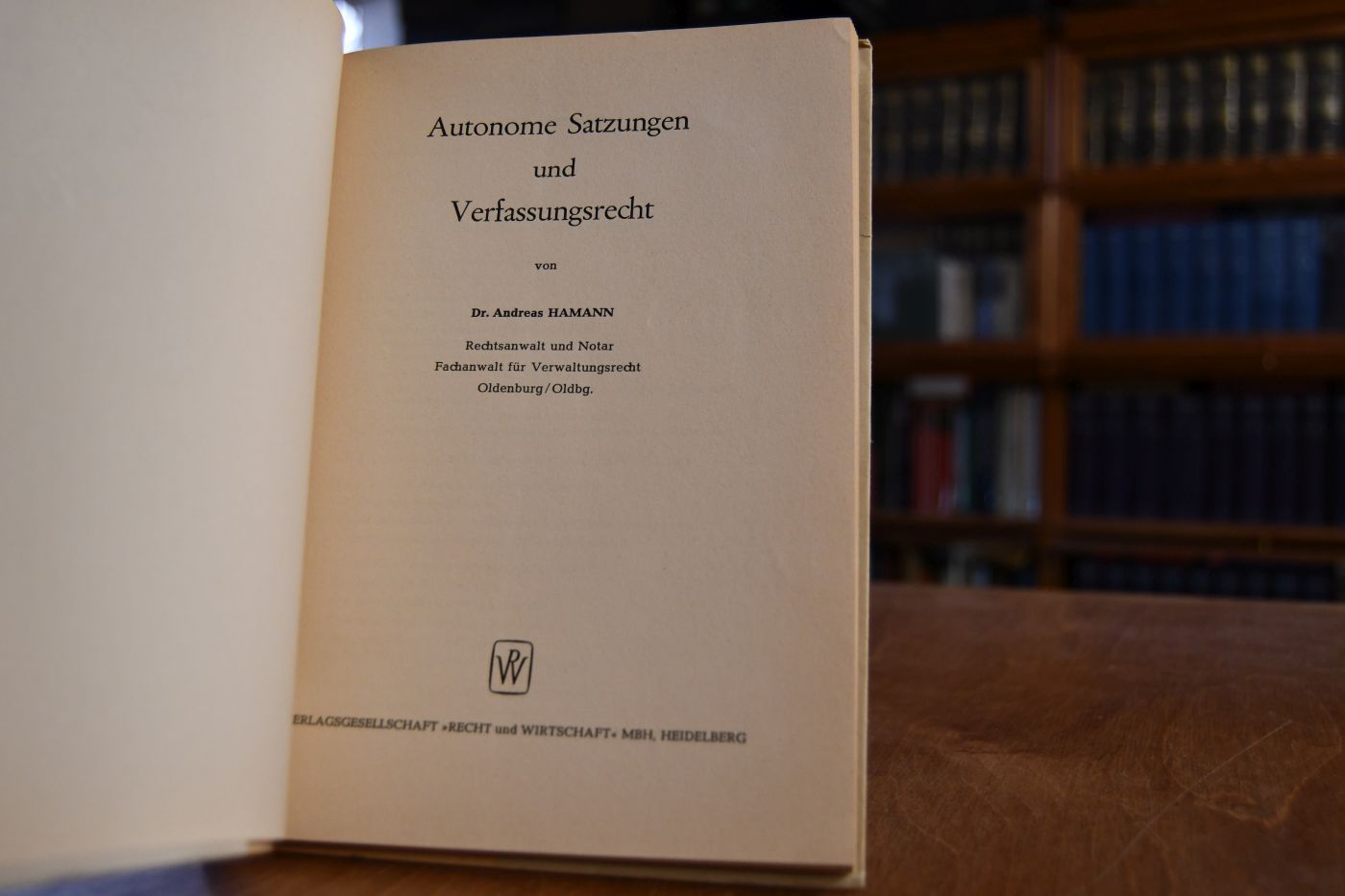 Autonome Satzungen und Verfassungsrecht.