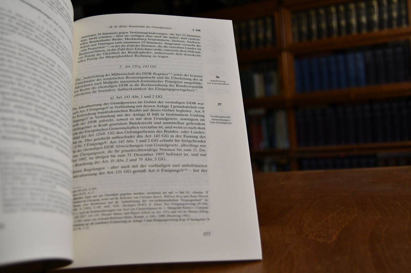 Kontinuität des Grundgesetzes und seine Änderung im Zuge der Wiedervereinigung.