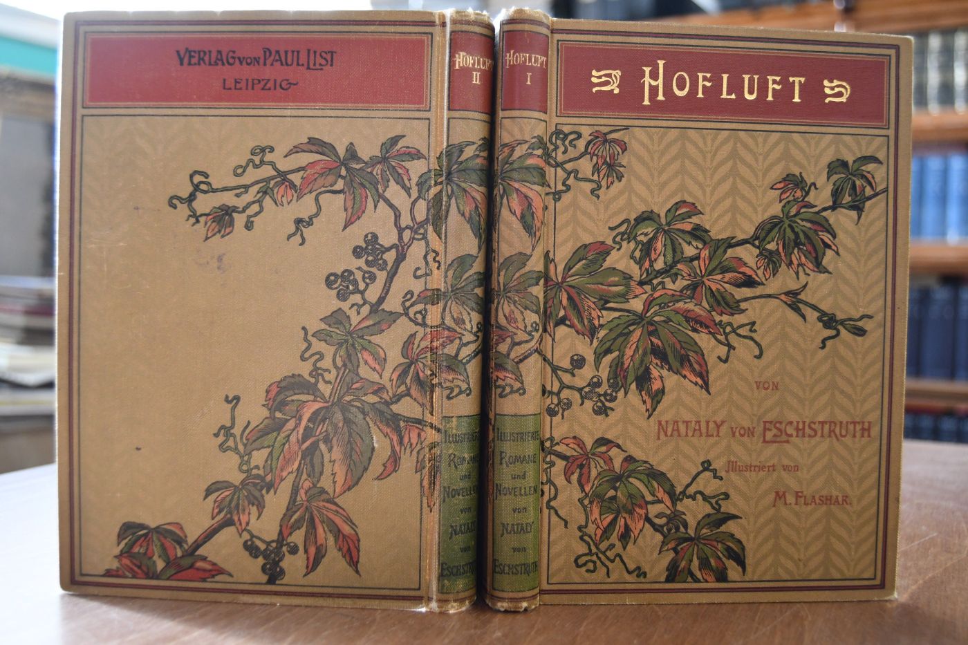 Hofluft. Roman. Mit Illustrationen von M. Flashar. 2 Bde. (komplett).