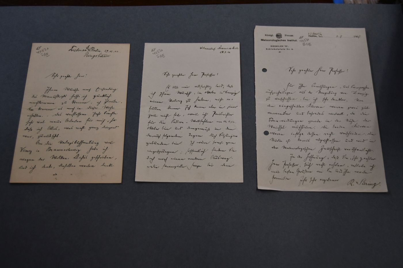 3 Handschriftliche Briefe des bedeutenden deutschen Metereologen Reinhard Süring (1866-1950) an den Danziger Lehrer und Botaniker Konrad Lakowitz (1859-1945) vom 29. Dezember 1902, 24. September 1904 und vom 3. Juli 1907.