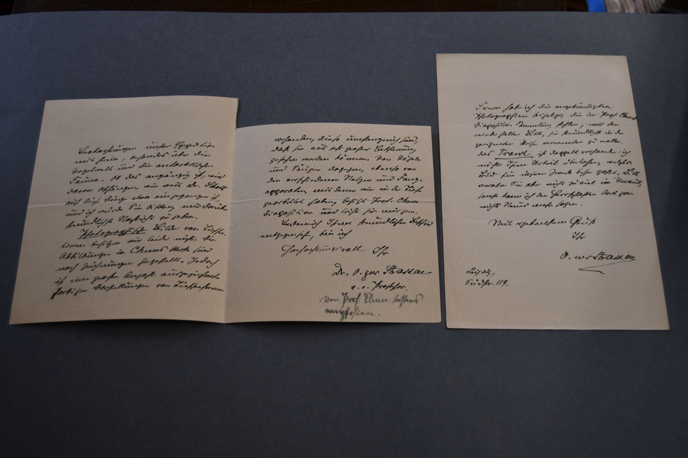 2 Handschriftliche Briefe des Zoologen Otto zur Strassen (1869-1961) an den Danziger Lehrer und Botaniker Konrad Lakowitz (1859-1945) vom 10. und 16. März 1901.
