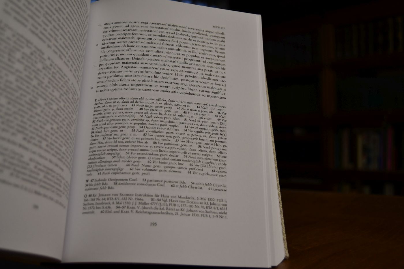 Melanchthons Briefwechsel. Bände T 4/1+4/2 Texte 859-1003a (Januar-Juli-1530) + Texte 1004-1109 (August-Dezember 1530).