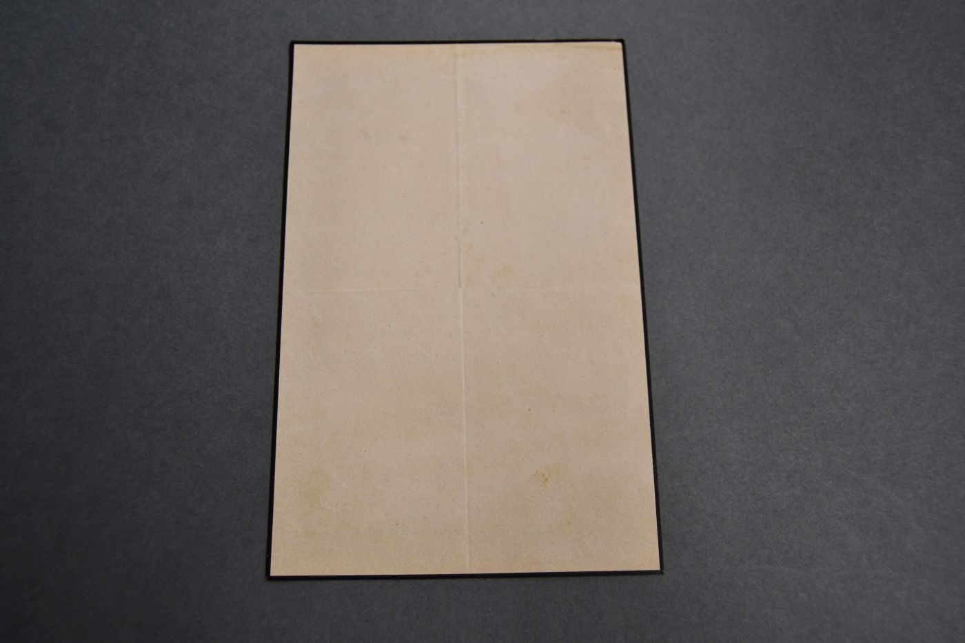 Handschriftlicher Brief des französischen Karikaturisten Amedee de Noe (Cham) an eine unbekannte Mademoiselle Keis.