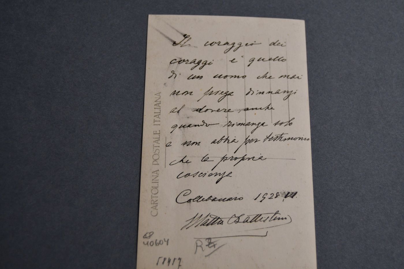 Bildpostkarte des italienischen Opern- und Konzertsängers (1856-1928) als Reiter mit einer handschriftlichen WIdmung vom Juni 1928 (also kurz vor seinem Tod am 7. November) auf der Rückseite.