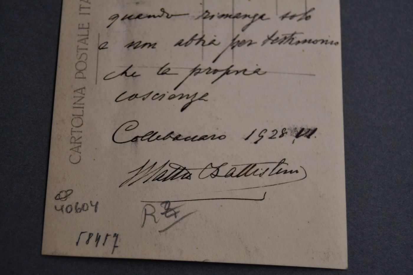 Bildpostkarte des italienischen Opern- und Konzertsängers (1856-1928) als Reiter mit einer handschriftlichen WIdmung vom Juni 1928 (also kurz vor seinem Tod am 7. November) auf der Rückseite.