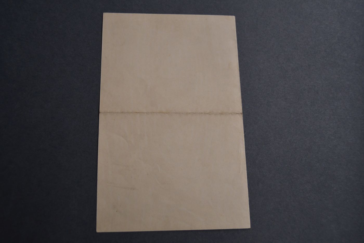 Widmung des italienischen Opern- und Konzertsängers (1856-1928) auf einem Briefbogen.