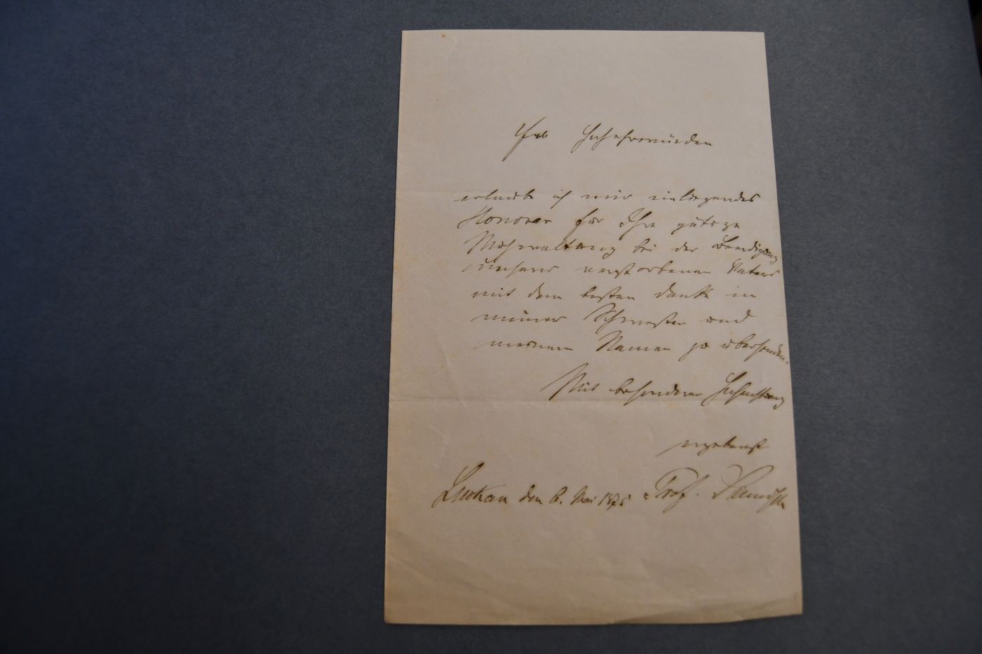 Einseitiger handschriftlicher Brief des Bonner Augenheilkudler Edwin Theodor Saemisch (1833 - 1909) an den Pfarrer und Genealogen Georg Schmidt (1838 - 1920) vom 8. Mai 1875.