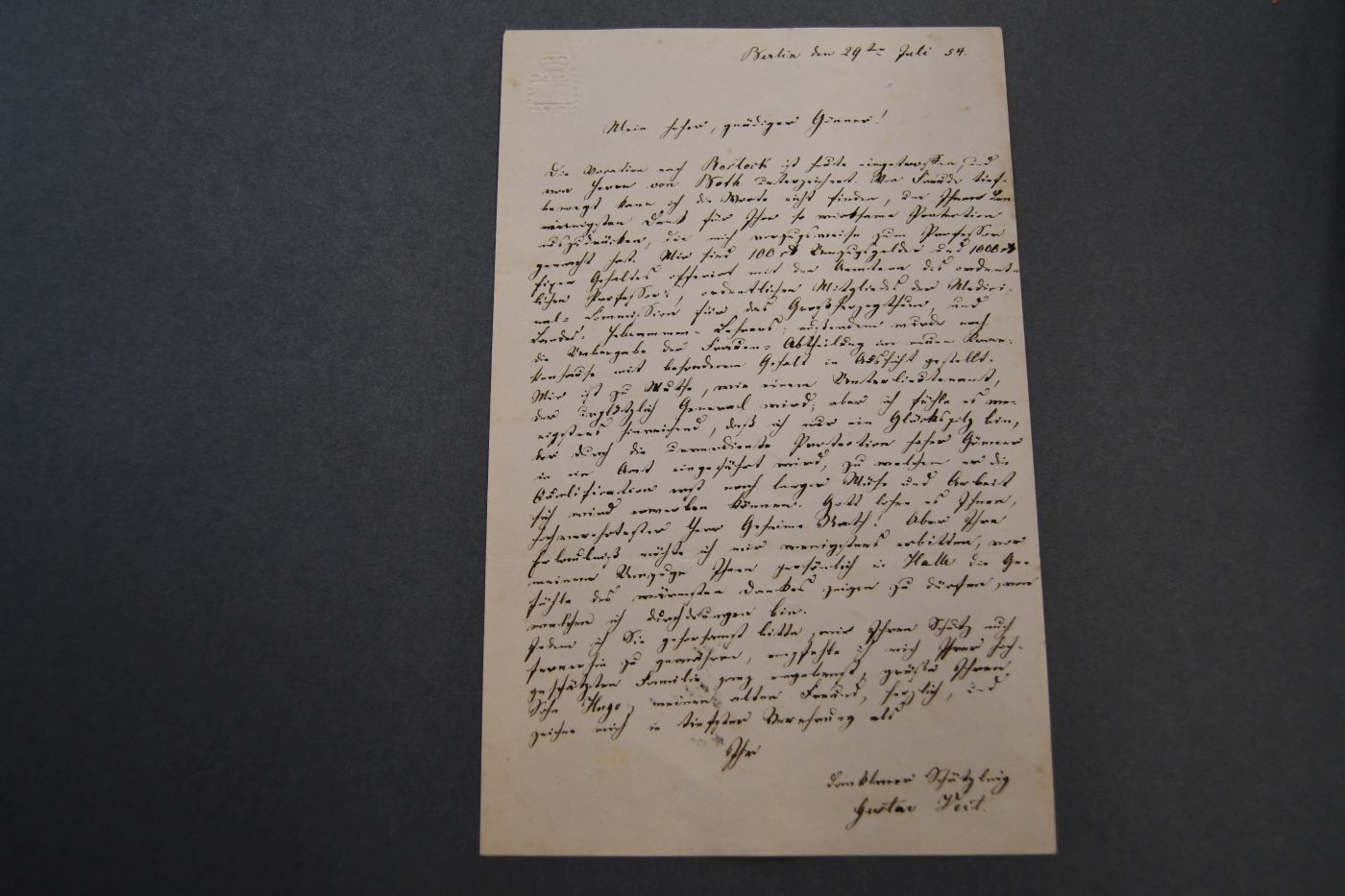 Einseitiger, handschriftlicher Brief des deutschen Gynäkologen und Geburtshelfers Gustav Veit an den deutschen Rechtswissenschaftler Ludwig Wilhelm Anton Pernice (1799-1861) vom 29. Juli 1854.