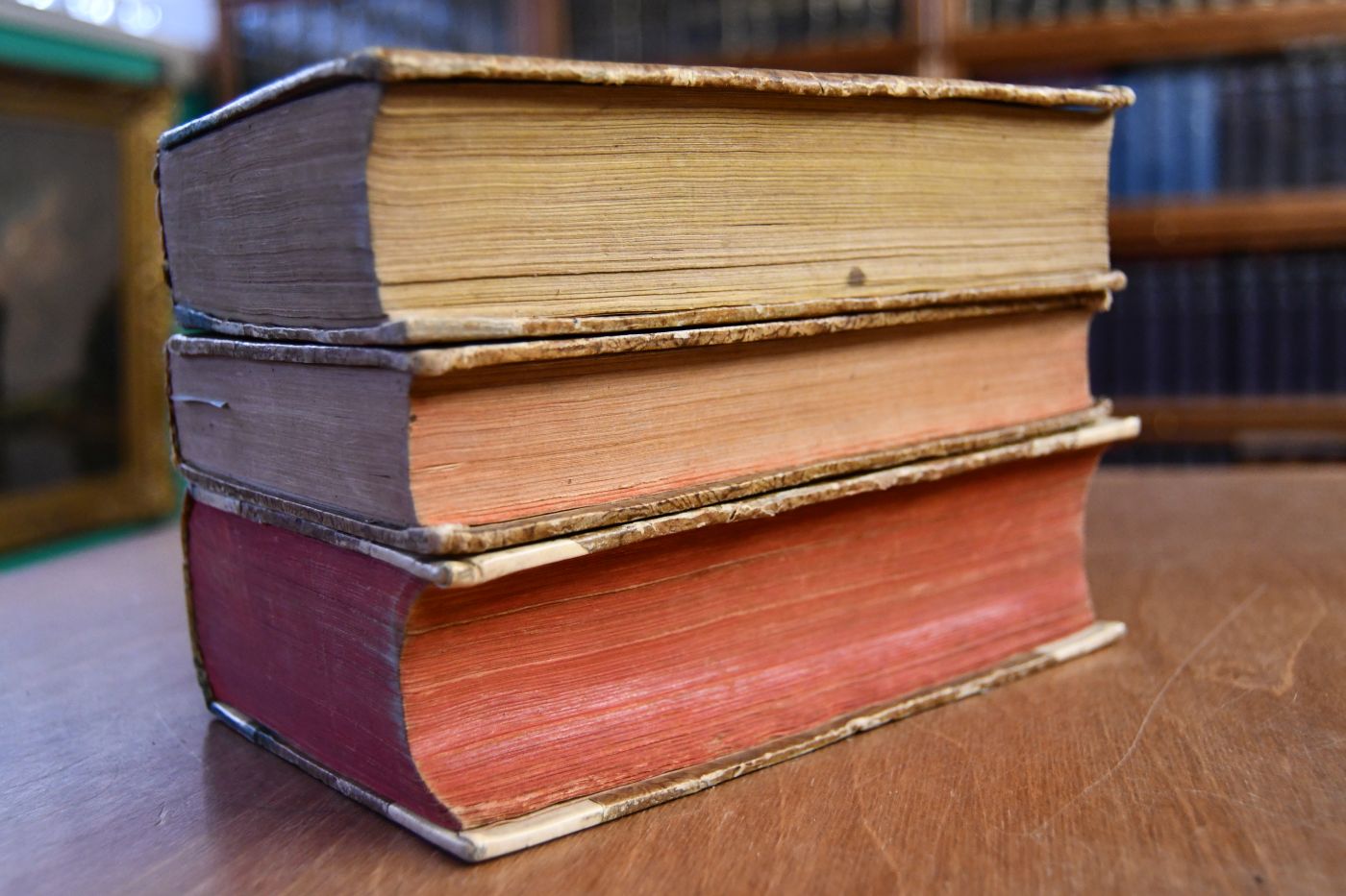 Versuch einer kirchlich-politischen Landes- und Cultur-Geschichte von Würtenberg bis zur Reformation in zween Theilen. 2 Teile in 3 Bänden.