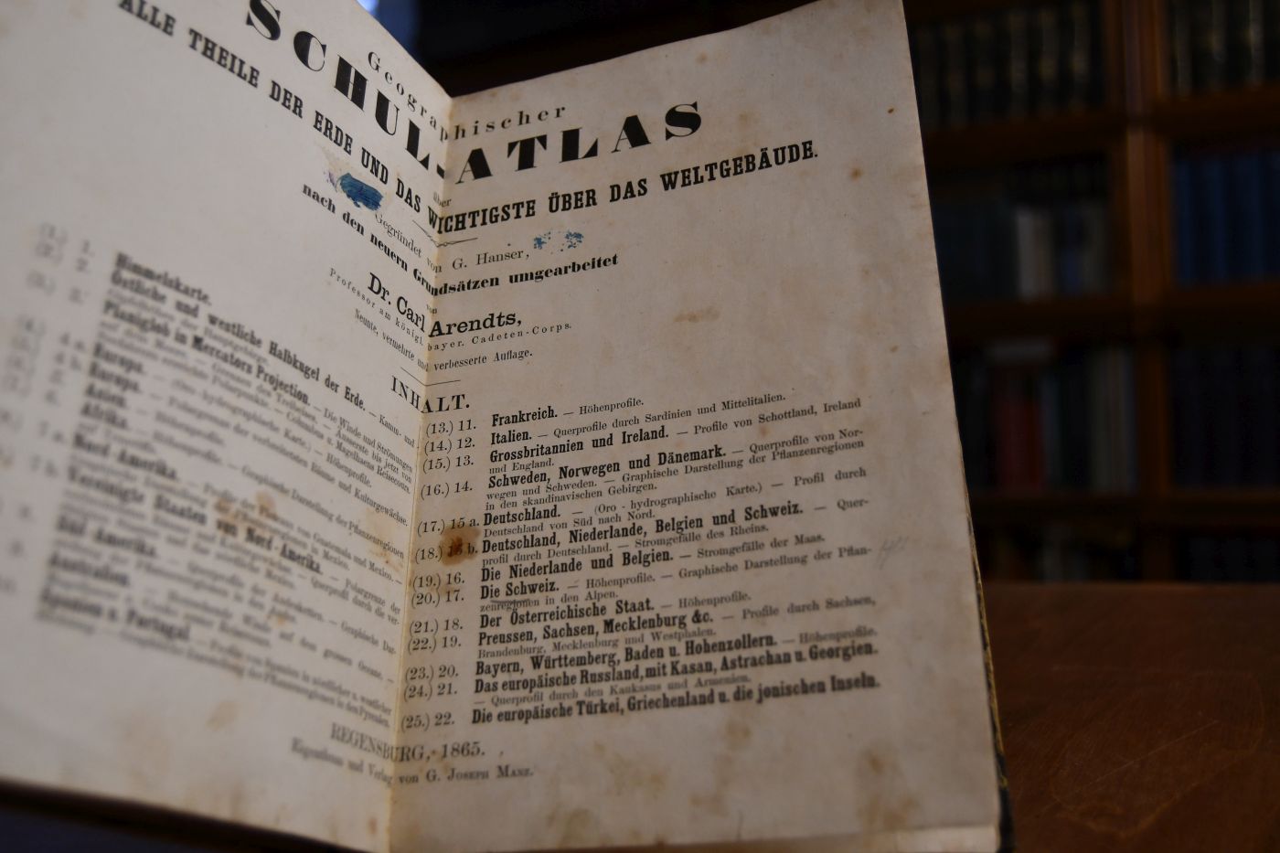 Geographischer Schul-Atlas über alle Theile der Erde und das Wichtigste über das Weltgebäude.
