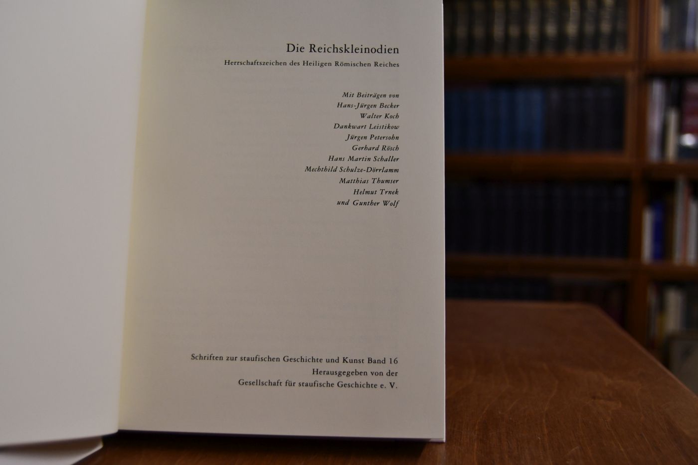 Die Reichskleinodien. Herrschaftszeichen des Heiligen Römischen Reiches.