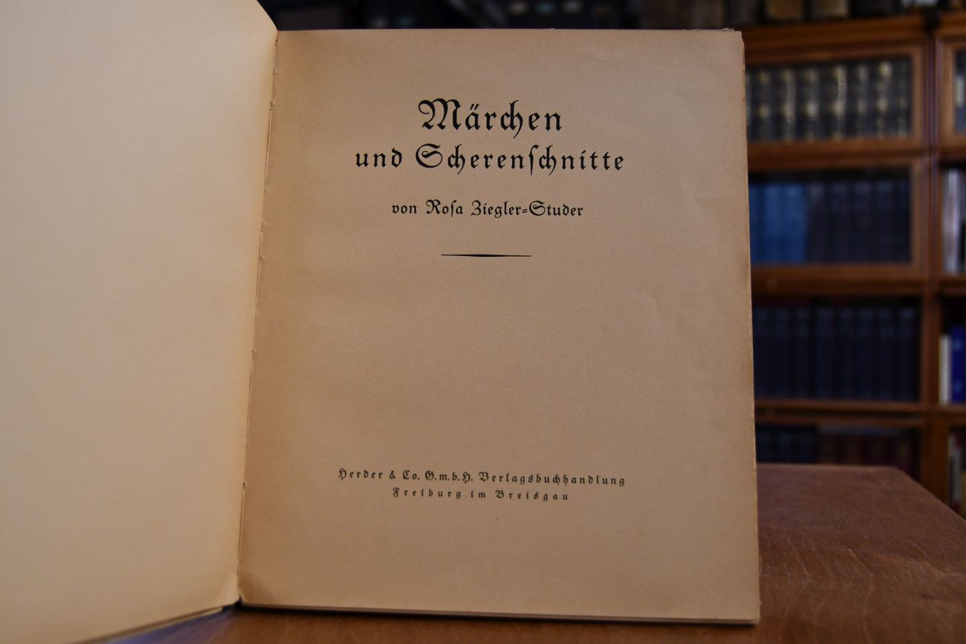 Märchen und Scherenschnitte.