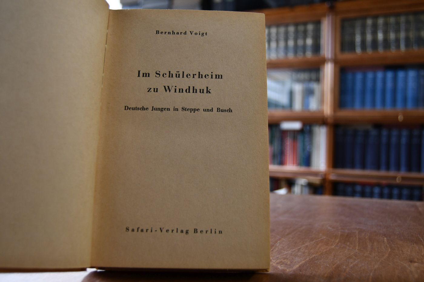 Im Schülerheim zu Windhuk. Deutsche Jungen in STeppe und Busch.