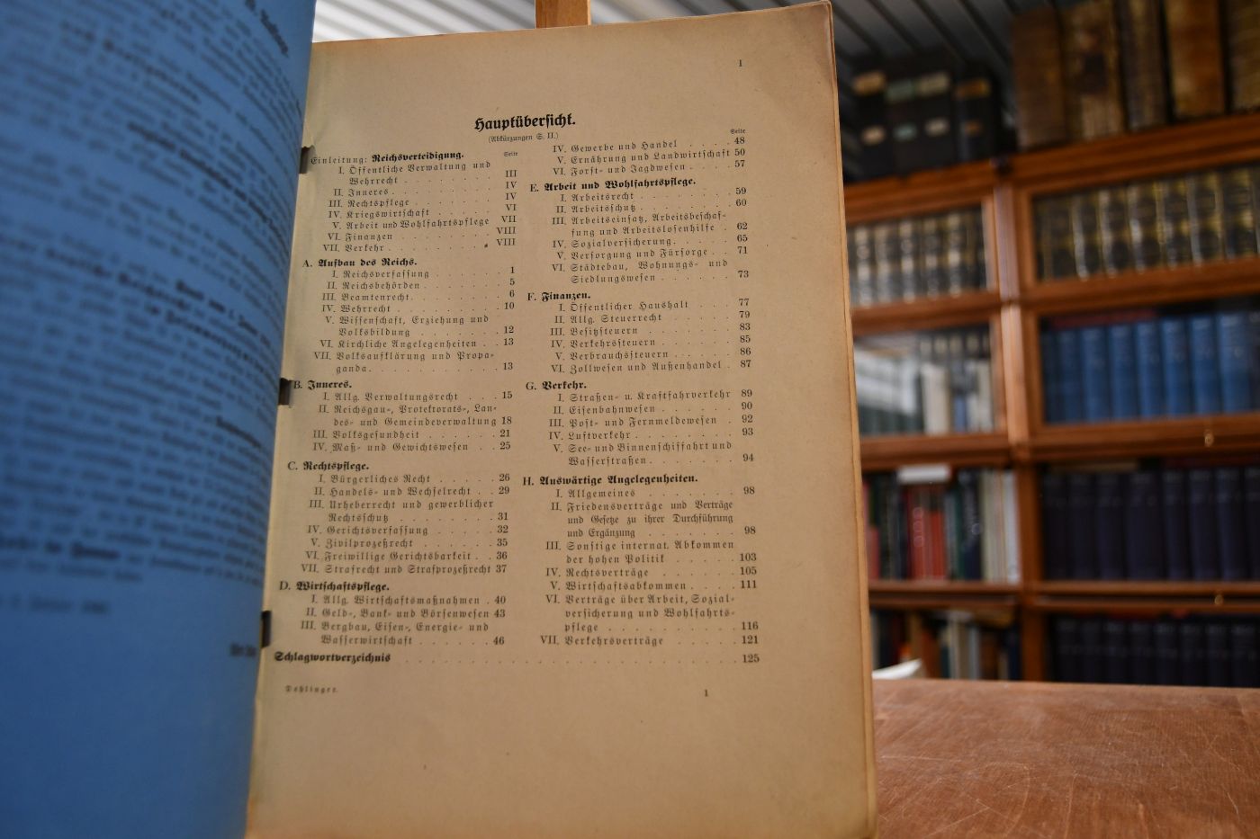 Systematische Übersicht über 75 Jahre Reichsgesetzblatt (187-1941) das geltende alte und neue Reichsrecht und das Recht der Reichsverteidigung.