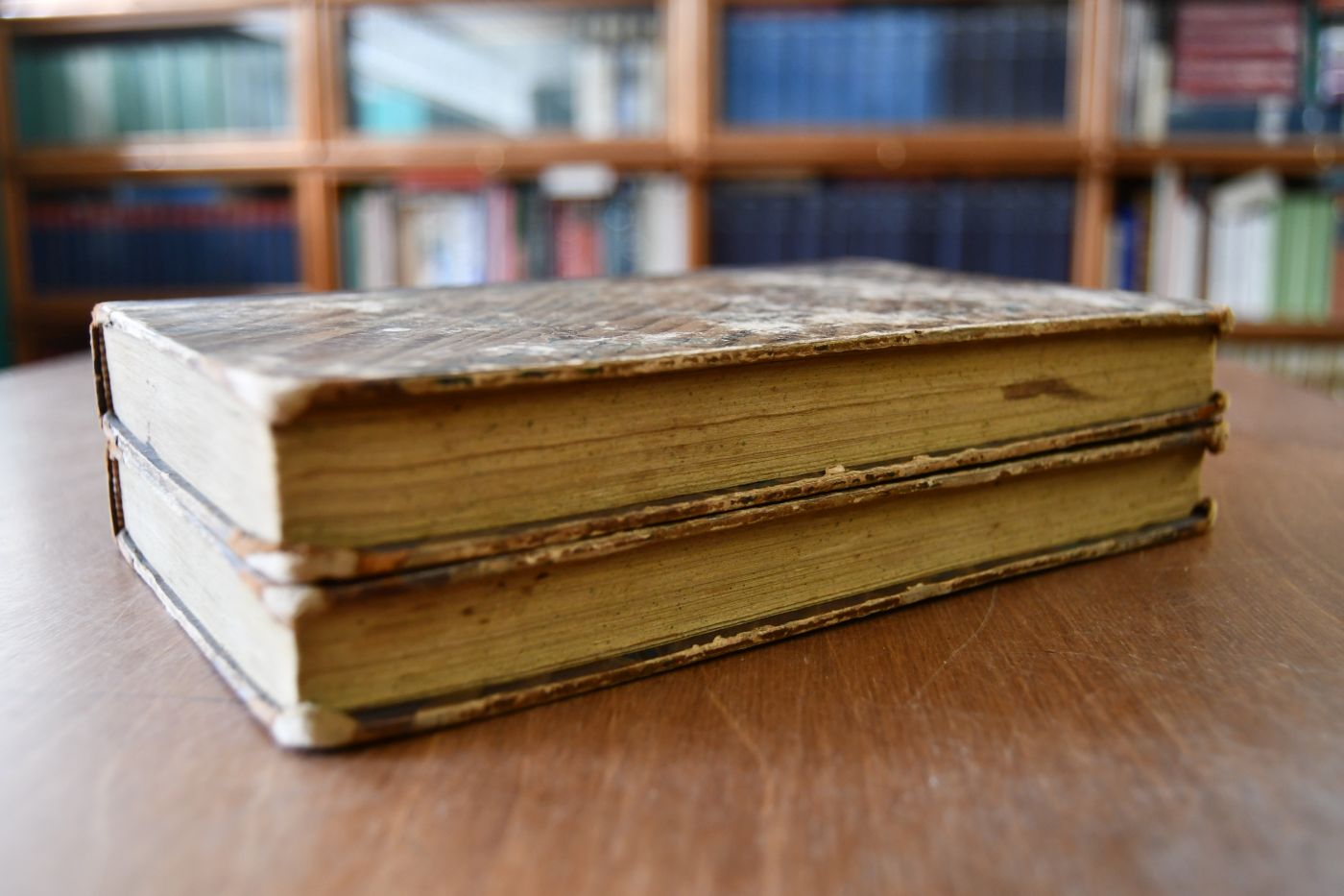 Lehrbuch der Weltgeschichte für Töchterschulen und zum Privatunterricht heranwachsender Mädchen. Erster + Zweiter Theil in 2 Bdn.