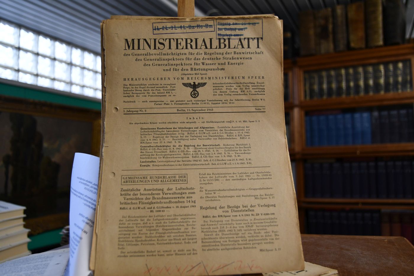 Ministerialblatt des Generalbevollmächtigten für die Regelung der Bauwirtschaft, des Generalinspektors für das deutsche Straßenwesen und des Generalinspektors für Wasser und Energie (abgekürzt Mbl. Speer). Jg. 1 Hefte 1, 4-5, 7-18 (es fehlen die Hefte 2,3,6). Jg. 2 Hefte 1-33, 35-37 (es fehlt Heft 34). Jg. 3 Hefte 1-2 (es fehlt Heft 3).