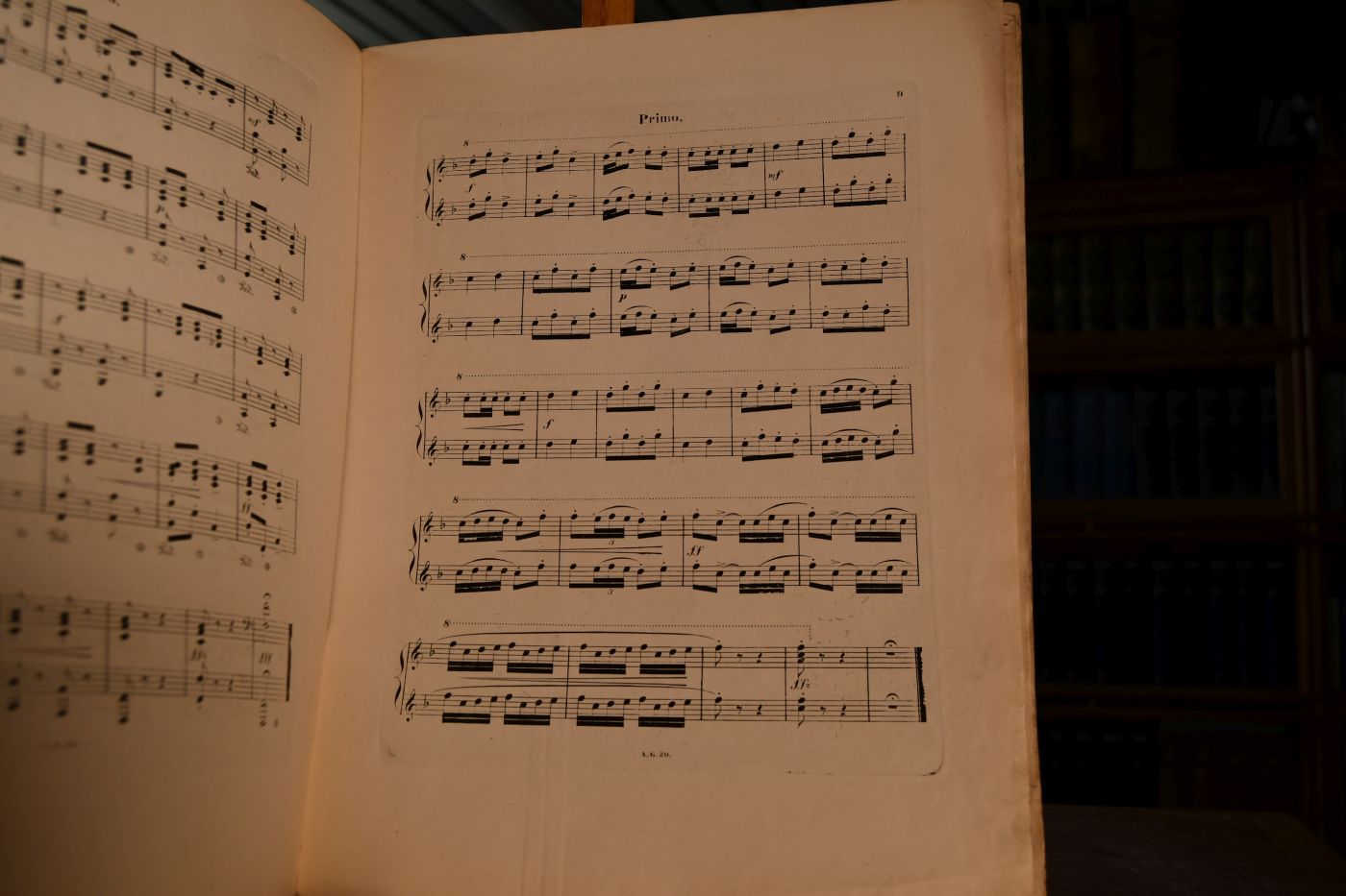 Rosenknospen. 4 leichte Tanzstücke für das Pianoforte zu vier Händen im Umfange von 5 Tönen bei stillstehender Hand, um allen Fingern beider Hände gleiche Kraft und Unabhängigkeit zu verschaffen. Op. 280. Nr. 1 Walzer. Nr. 2 Polka. 3. Polka Mazur (von 4).