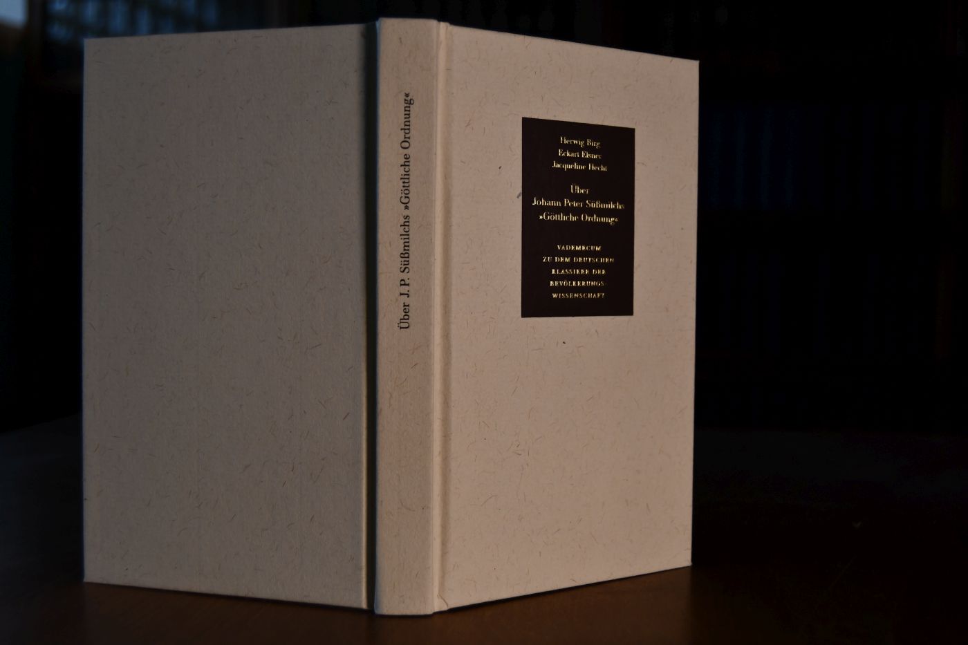 Die göttliche Ordnung in den Veränderungen des menschlichen Geschlechts, aus der Geburt, Tod, und Fortpflantzung desselben. Nebst einer Vorrede Christian Wolffens. Beigegeben Vademecum zu dem deutschen Klassiker der Bevölkerungswissenschaft Hrsg. Herbert Hax, Düsseldorf, Verlag Wirtschaft und Finanzen, 215 S., ISBN 5878811594.
