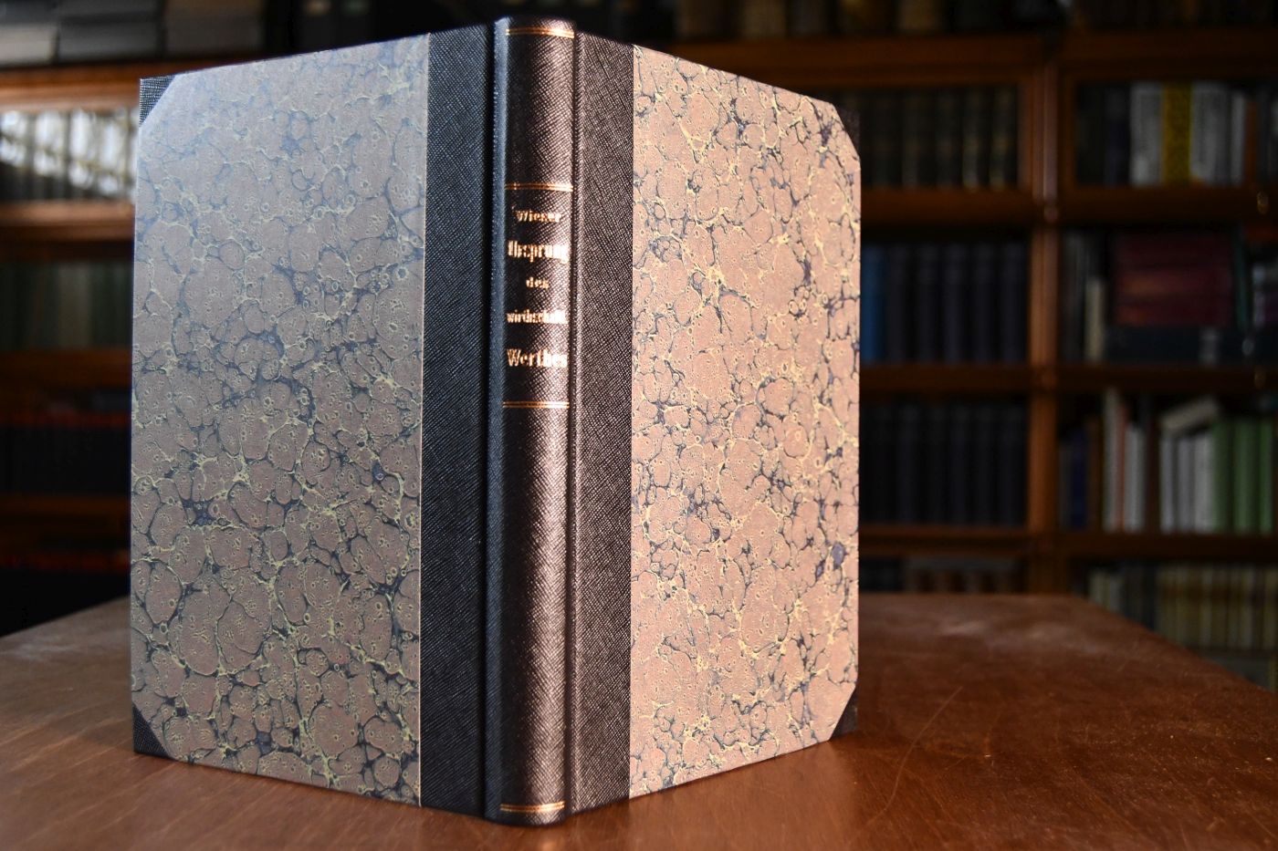 Über den Ursprung und die Hauptgesetze des wirthschaftlichen Werthes. Beigegeben Vademecum zu einem Klassiker der österreichischen Schule, Herausgeber; Herbert Hax, Düsseldorf, Verlag Wirtschaft und Finanzen, 1999, 159 S., Pappband, ISBN 3878811381.
