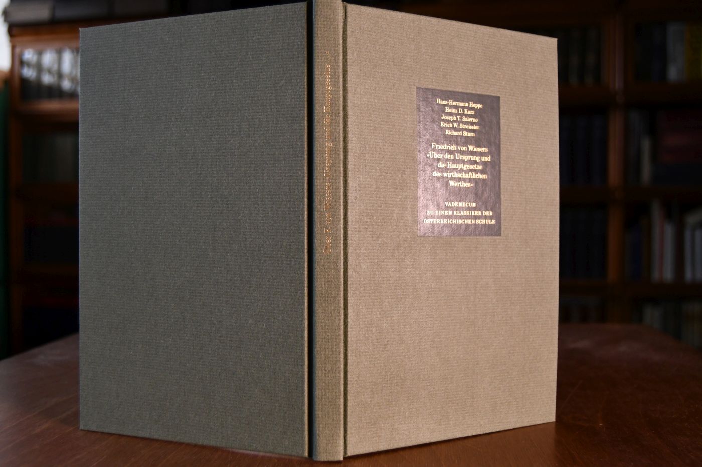 Über den Ursprung und die Hauptgesetze des wirthschaftlichen Werthes. Beigegeben Vademecum zu einem Klassiker der österreichischen Schule, Herausgeber; Herbert Hax, Düsseldorf, Verlag Wirtschaft und Finanzen, 1999, 159 S., Pappband, ISBN 3878811381.