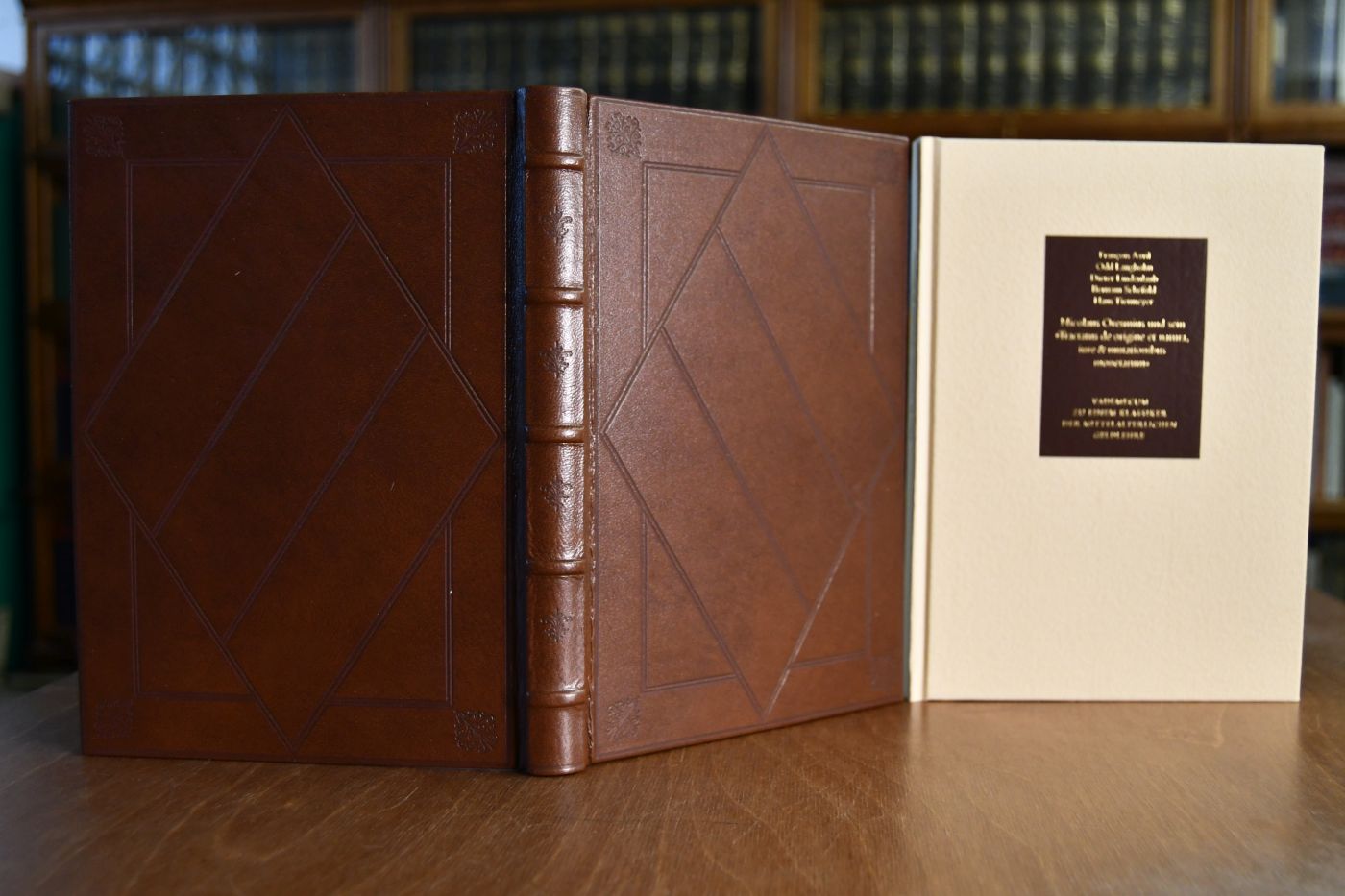 Tractatus de Origine et Natura Iure & Mutationibus Monetarum. Beigegeben Vademecum zu einem Klassiker der mittelalterlichen Geldlehre, Düsseldorf, Verlag Wirtschaft und Finanzen, 1995, 219 S., Pappband, ISBN 3878810970.