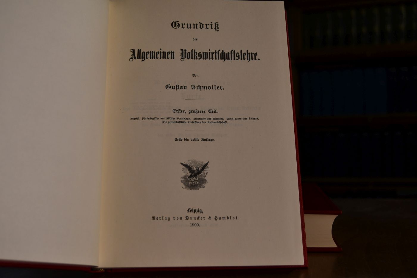Grundriß der Allgemeinen Volkswirtschaftslehre. 1. + 2. Teil. Beigegeben Vademecum zu einem Klassiker der historischen Methode in der ökonomischen Wissenschaft, Düsseldorf, Verlag Wirtschaft und Finanzen, 1989, 123 S., Pappband, ISBN 3878810385.