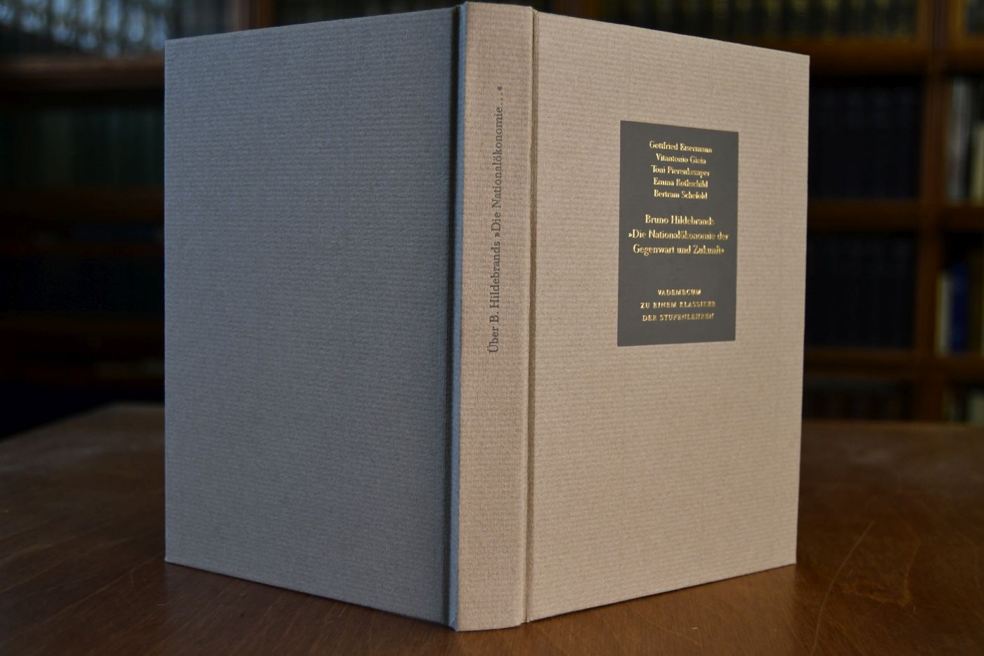 Die Nationalökonomie der Gegenwart und Zukunft Erster Band. Beigegeben Vademecum zu einem Klassiker der Stufenlehren, Düsseldorf, Verlag Wirtschaft und Finanzen, 1998, 288 S., Pappband, ISBN 3878811306.
