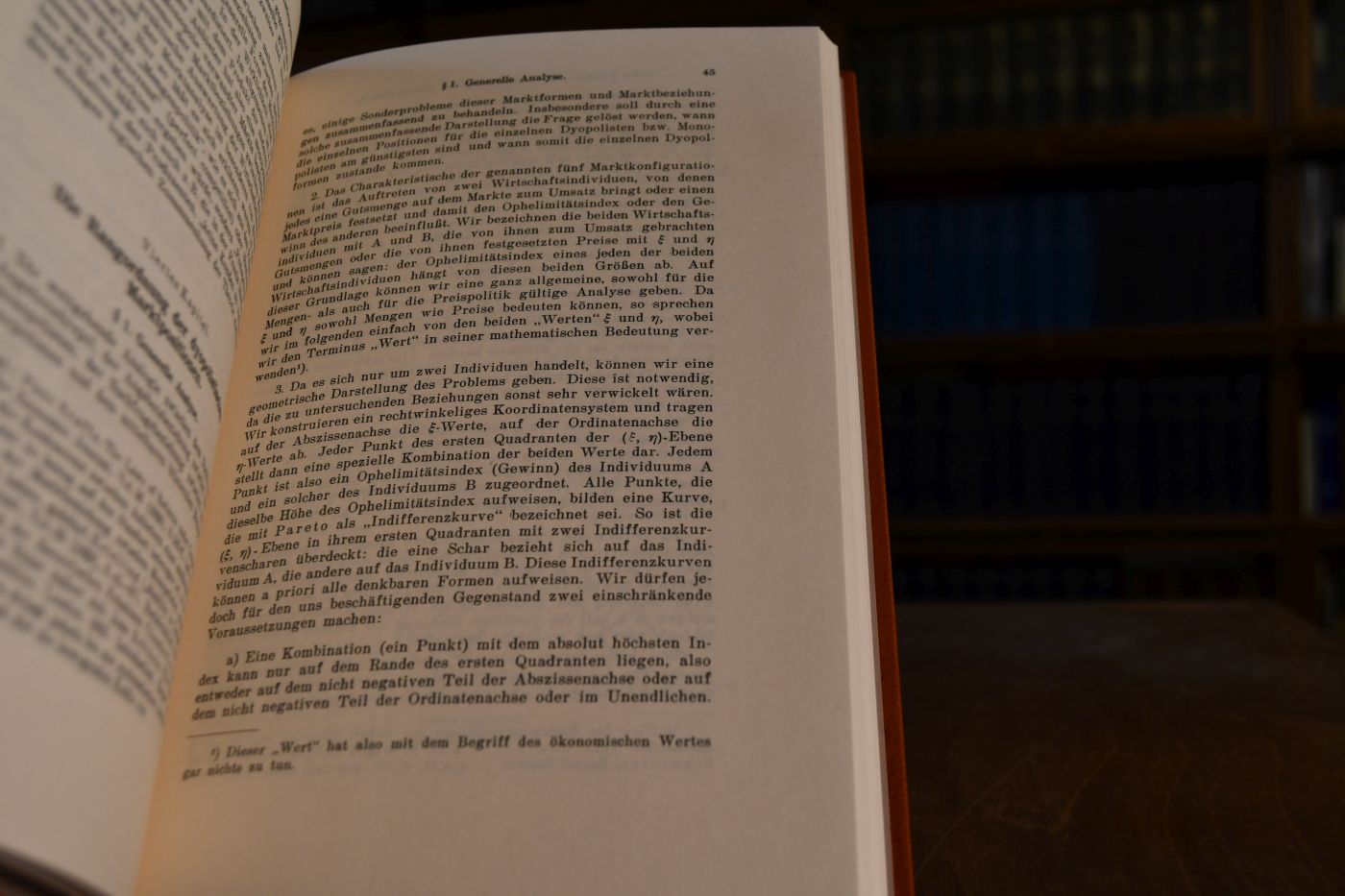 Marktform und Gleichgewicht. Beigegeben Vademecum zu einem Klassiker der Theorie der unvollkommenen Konkurrenz, Düsseldorf, Verlag Wirtschaft und Finanzen, 1993, 135 S., Pappband, ISBN 3878810792.