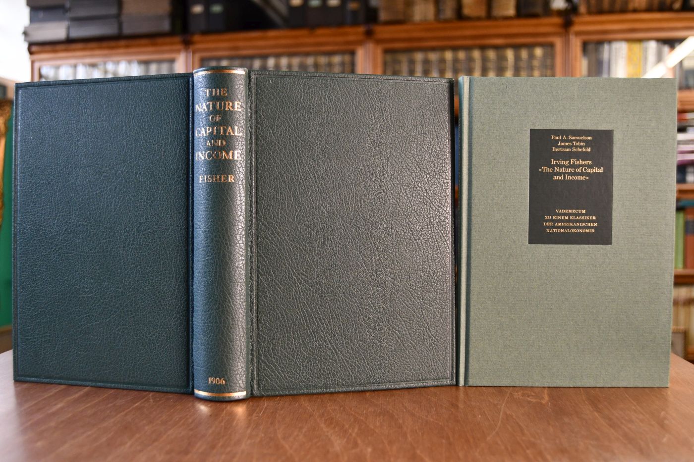 The nature of capital and income. Beigegeben Vademecum zu einem Klassiker der amerikanischen Nationakökonomie, Düsseldorf, Verlag Wirtschaft und Finanzen, 1991, 91 S., Pappband, ISBN 3878810628.
