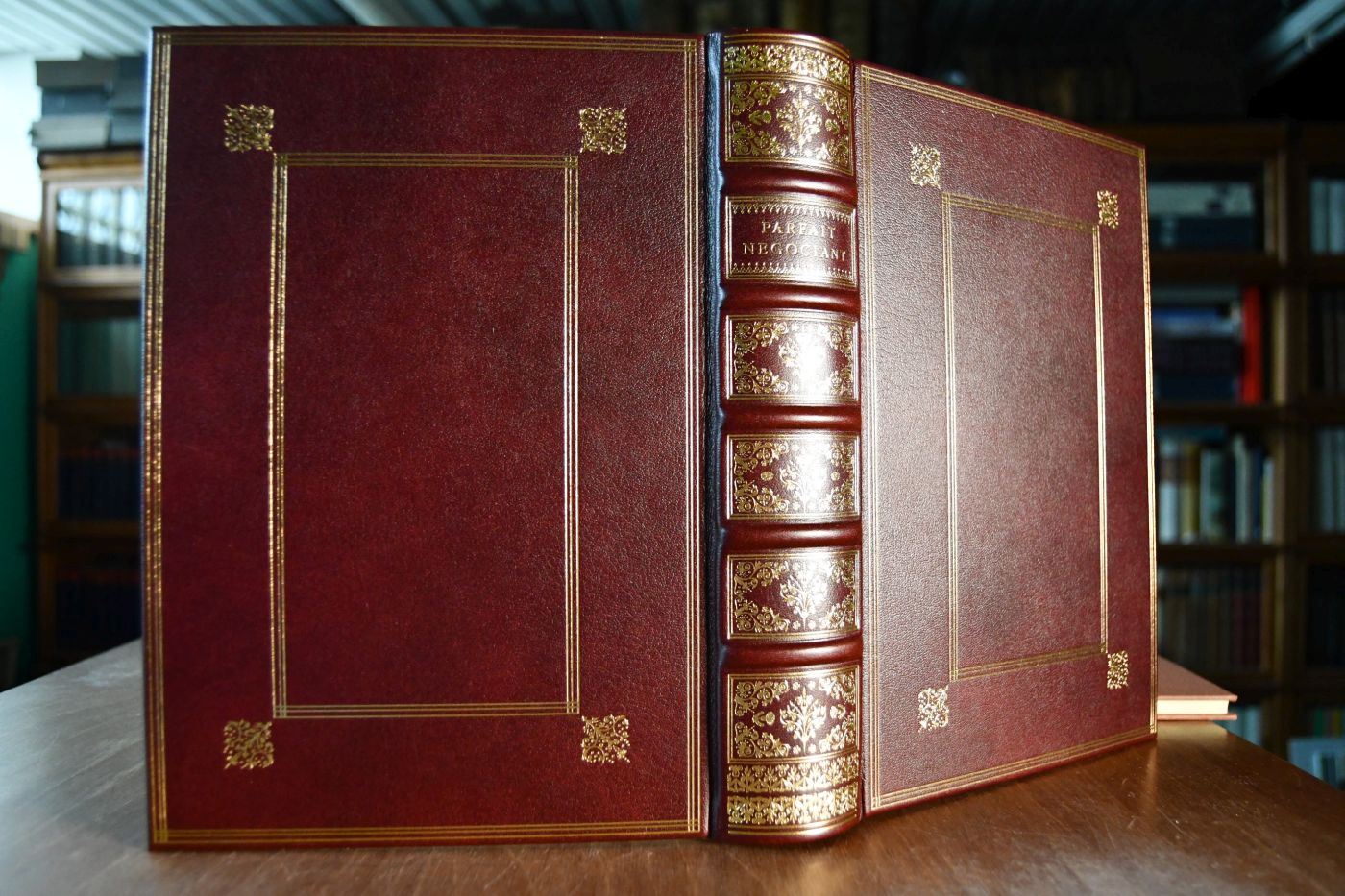 Le Parfait Negociant ou Instruction generale pour ce qui regarde le Commerce de toute sorte de Marchandises, tant de France, que des Pays Estrangers. Beigegeben Vademecum zu einem Klassiker der Handlungswissenschaft, Düsseldorf, Verlag Wirtschaft und Finanzen, 1993, 112 S., Pappband, ISBN 3878810741.