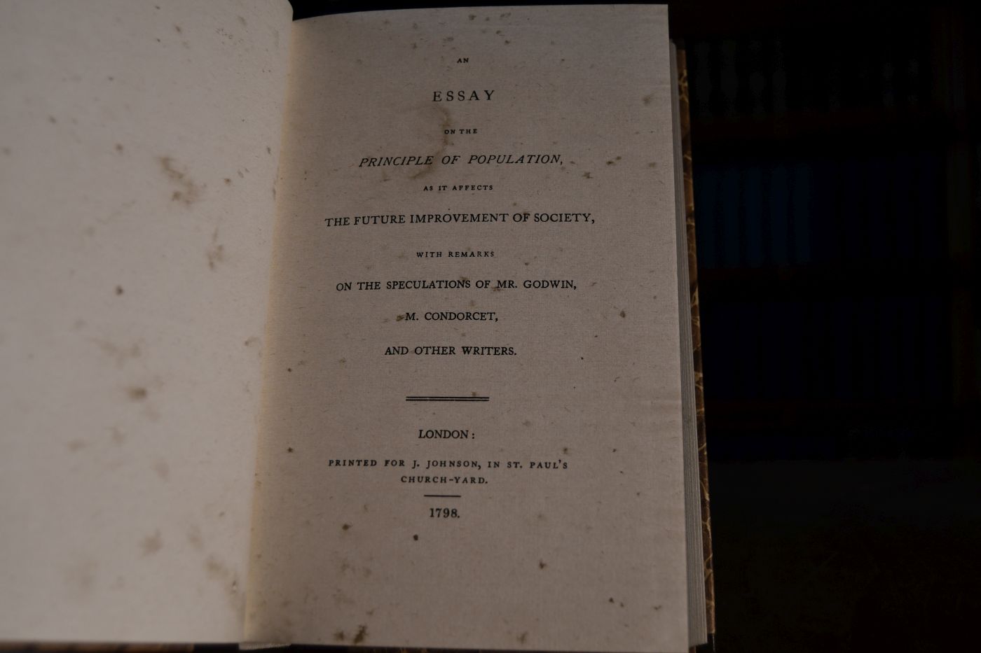 An Essay of the Principles of Population. Beigegeben Vademecum zu einem frühen Klassiker der ökonomischen Wissenschaft, Düsseldorf, Verlag Wirtschaft und Finanzen, 1986, 37 S., Pappband, ISBN 3878810121.