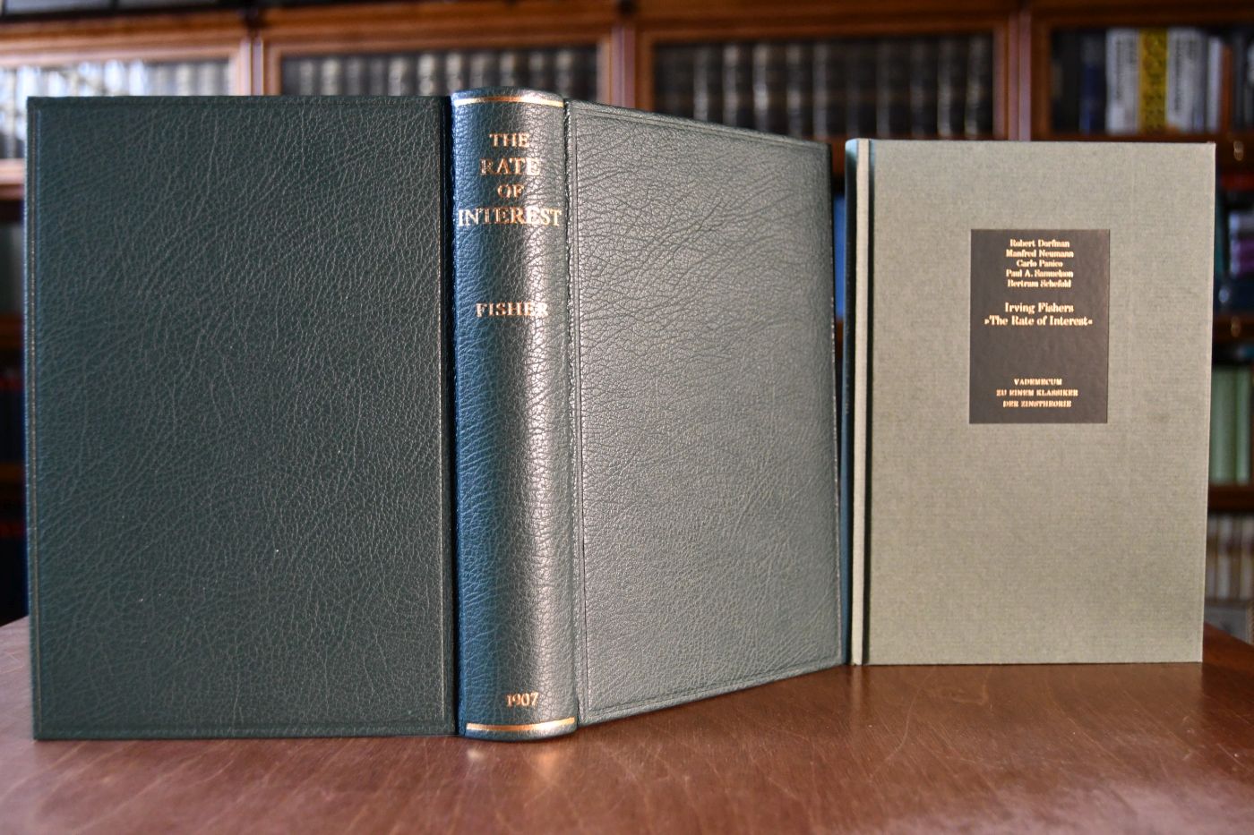 The Rate of Inetrest. Beigegeben Vademecum zu einem Klassiker der Zinstheorie, Düsseldorf, Verlag Wirtschaft und Finanzen, 1994, 139 S., Pappband, ISBN 3878810865.