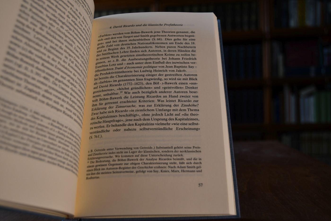 Geschichte und Kritik der Kapitalzins-Theorien. Beigegeben Vademecum zu einem Klassiker der Theoriegeschichte, Düsseldorf, Verlag Wirtschaft und Finanzen, 1994, 182 S., Pappband, ISBN 3878810857.