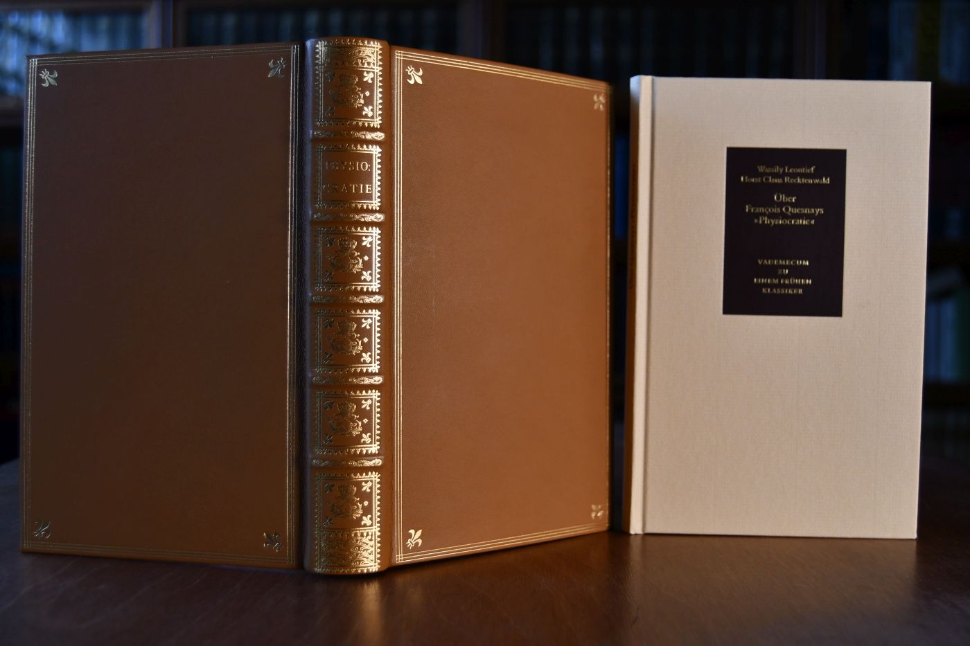 Physiocratie ou Constitution naturelle du Gouvernement le plus avantageux au genre humain. Beigegeben Vademecum zu einem frühen Klassiker der ökonomischen Wissenschaft, Düsseldorf, Verlag Wirtschaft und Finanzen, 1987, 71 S., Pappband, ISBN 3878810210.