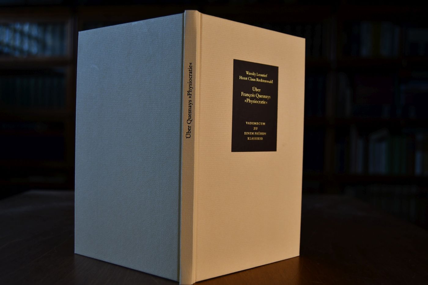 Physiocratie ou Constitution naturelle du Gouvernement le plus avantageux au genre humain. Beigegeben Vademecum zu einem frühen Klassiker der ökonomischen Wissenschaft, Düsseldorf, Verlag Wirtschaft und Finanzen, 1987, 71 S., Pappband, ISBN 3878810210.