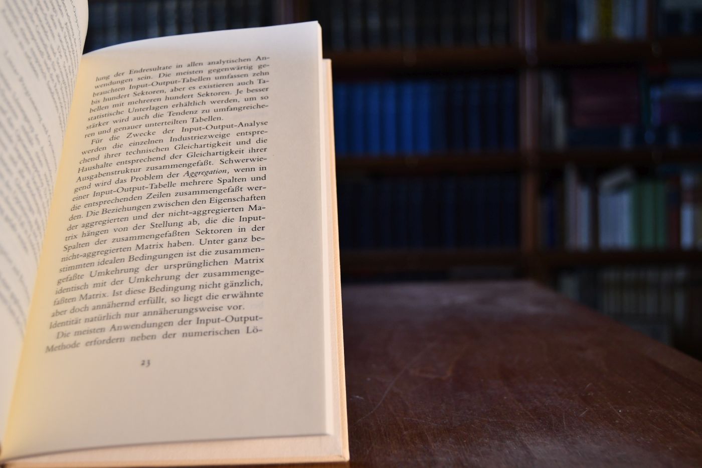 Physiocratie ou Constitution naturelle du Gouvernement le plus avantageux au genre humain. Beigegeben Vademecum zu einem frühen Klassiker der ökonomischen Wissenschaft, Düsseldorf, Verlag Wirtschaft und Finanzen, 1987, 71 S., Pappband, ISBN 3878810210.