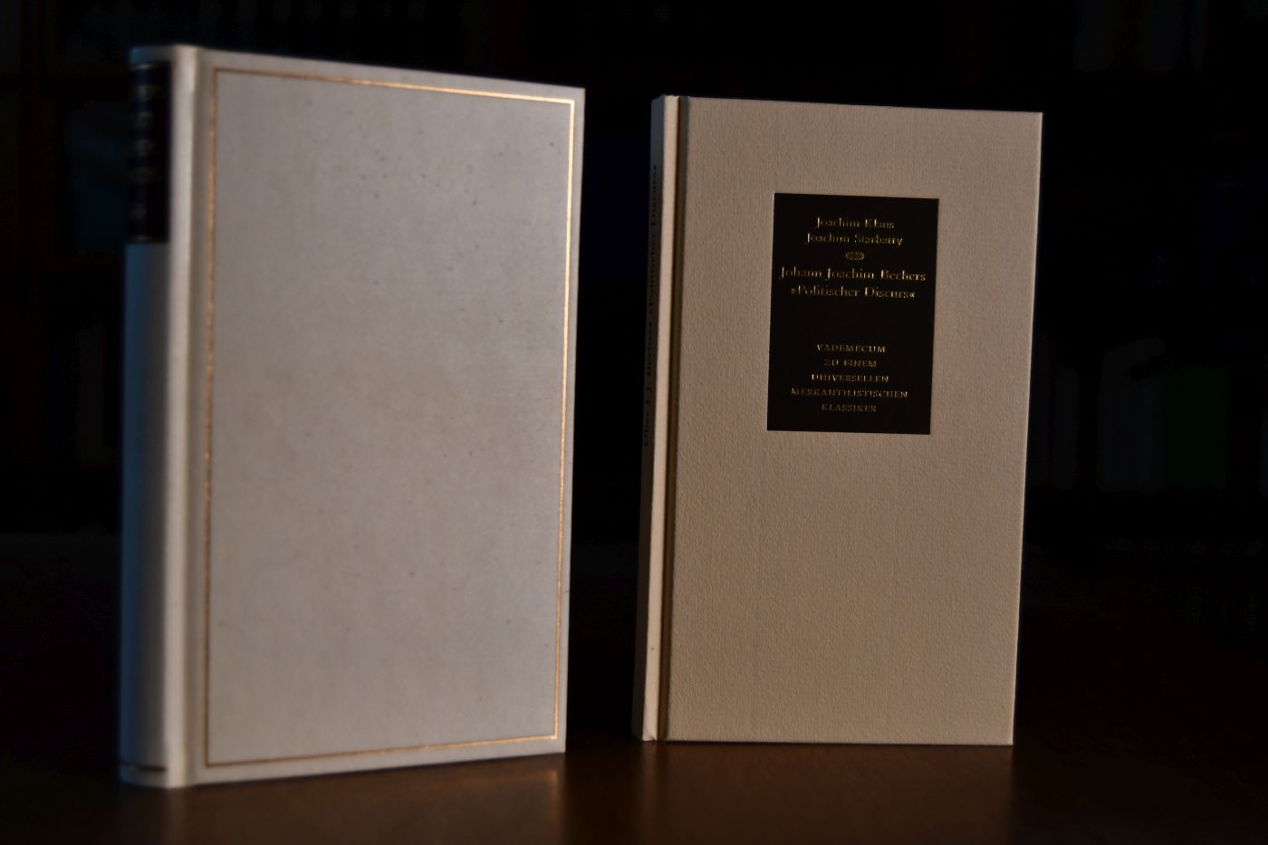 Politischer Discurs. Beigegeben Vademecum zu einem universellen merkantilistischen Klassiker, Düsseldorf, Verlag Wirtschaft und Finanzen, 1990, 119 S., Pappband, ISBN 3878810547.