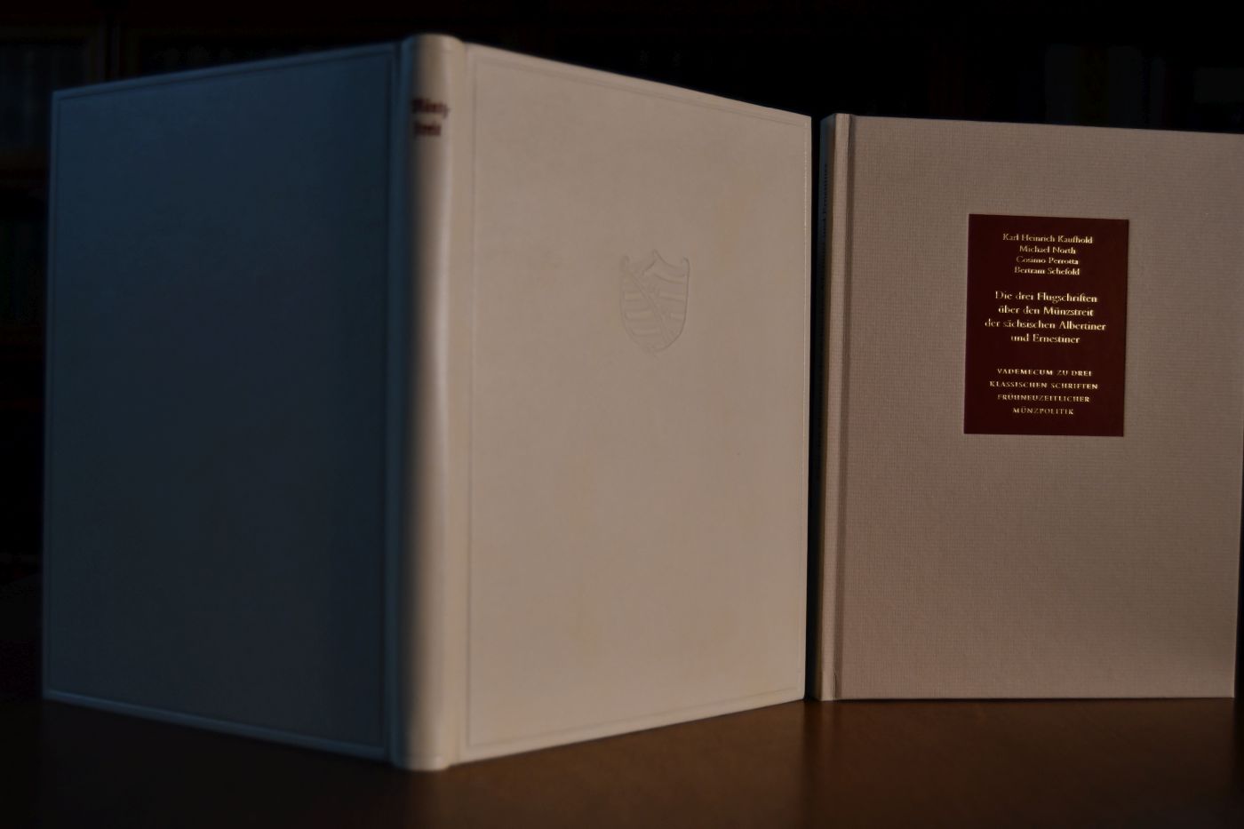 Die drei Flugschriften über den Münzstreit der sächsischen Albertiner und Ernestiner. Beigegeben Vademecum zu drei klassischen Schriften frühneuzeitlicher Münzpolitik, Düsseldorf, Verlag Wirtschaft und Finanzen, 2000, 174 S., Pappband, ISBN 3878811519.