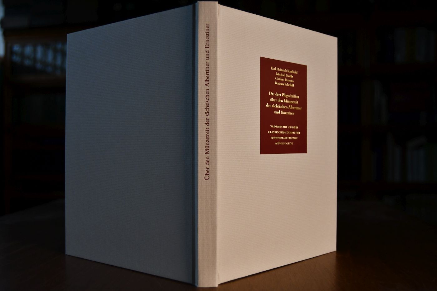 Die drei Flugschriften über den Münzstreit der sächsischen Albertiner und Ernestiner. Beigegeben Vademecum zu drei klassischen Schriften frühneuzeitlicher Münzpolitik, Düsseldorf, Verlag Wirtschaft und Finanzen, 2000, 174 S., Pappband, ISBN 3878811519.