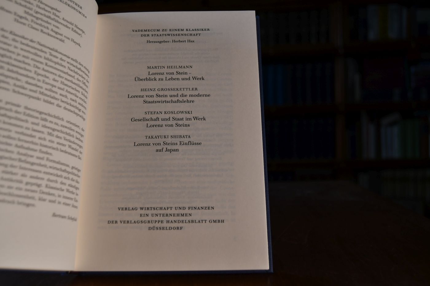 Lehrbuch der Finanzwissenschaft. Als Grundlage für Vorlesungen und zum Selbststudium. Beigegeben Vademecum zu einem Klassiker der Staatswissenschaft, Düsseldorf, Verlag Wirtschaft und Finanzen, 1998, 199 S., Pappband, ISBN 3878811268.