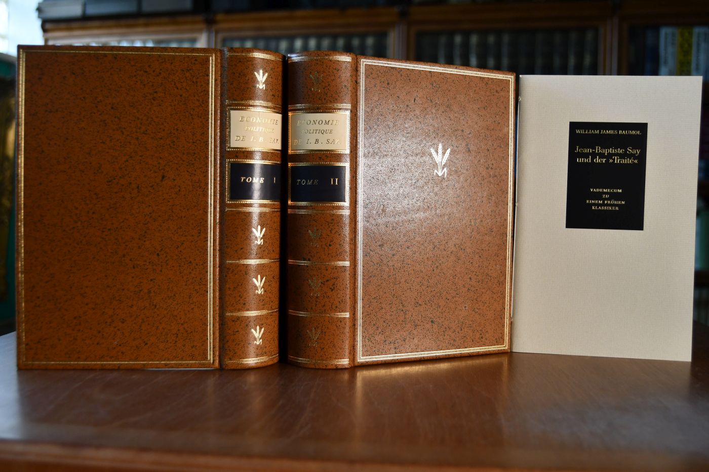 Traite d`Economie Politique Tom. I+II. Beigegeben Vademecum zu einem frühen Klassiker, Düsseldorf, Verlag Wirtschaft und Finanzen, 1986, 108 S., Pappband, ISBN 3878810148.